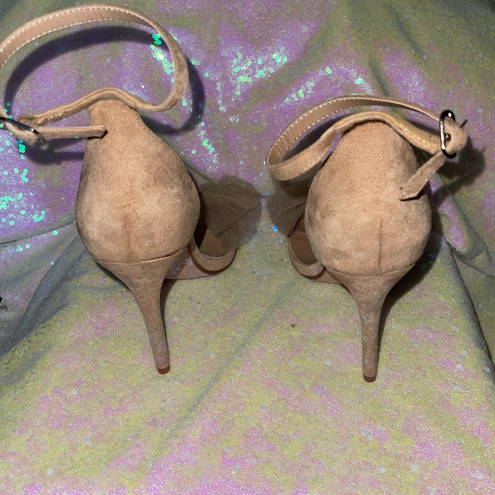 Heels - Picture 4 of 6